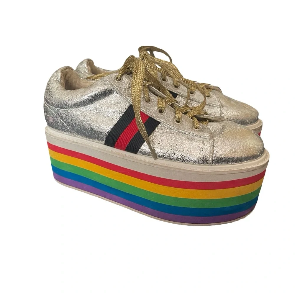 CAPE ROBBIN WOMEN'S MOMO-1 PLATFORM SNEAKER Metallic Silver Rainbow Platform 6 M